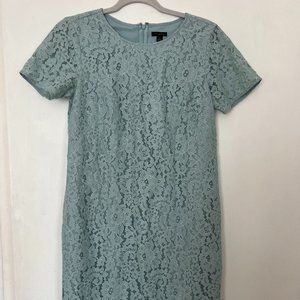 Ann Taylor Floral Lace Dress in size 2